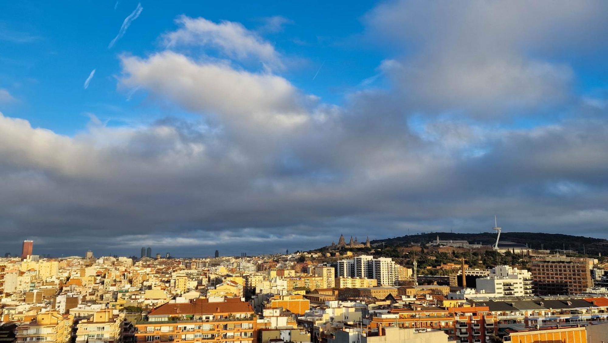 Appartamento Touch The Sky L'Hospitalet de Llobregat Esterno foto